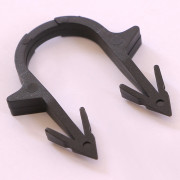 Скоба якорная для фиксации труб d14-17 мм