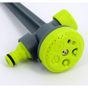 Дождевальное устройство со стержнем для закрепления в земле