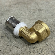 Угол пресс-В 16 х 1/2' 10521G001604