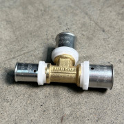 Тройник пресс 20 х 20 х 16 10530G202016