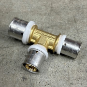 Тройник пресс 26 х 20 х 20 10530G262020