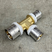 Тройник пресс 26 х 20 х 20 10530G262020