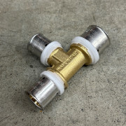 Тройник пресс 26 х 20 х 20 10530G262020