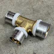 Тройник пресс 32 х 26 х 26 10530G322626