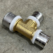 Тройник пресс 32 х 26 х 26 10530G322626