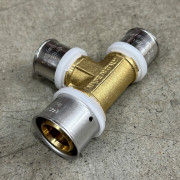 Тройник пресс 32 х 26 х 26 10530G322626