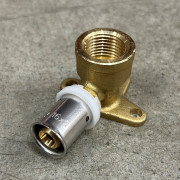 Водорозетка пресс-В 16 х 1/2' h=39 мм 10524G001604