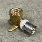 Водорозетка пресс-В 16 х 1/2' h=39 мм 10524G001604