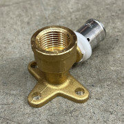 Водорозетка пресс-В 16 х 1/2' h=39 мм 10524G001604