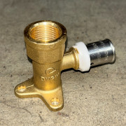 Водорозетка пресс-В 16 х 1/2' h=52 мм 10526G001604