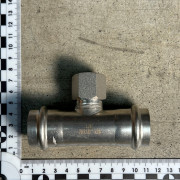 Тройник пресс-В 28 х 1/2