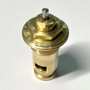 Клапан термостатический встраиваемый с преднастройкой 1/2, KT07-V